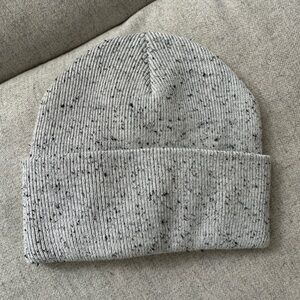 MAIN CHARACTER Speckled Knit Beanie
